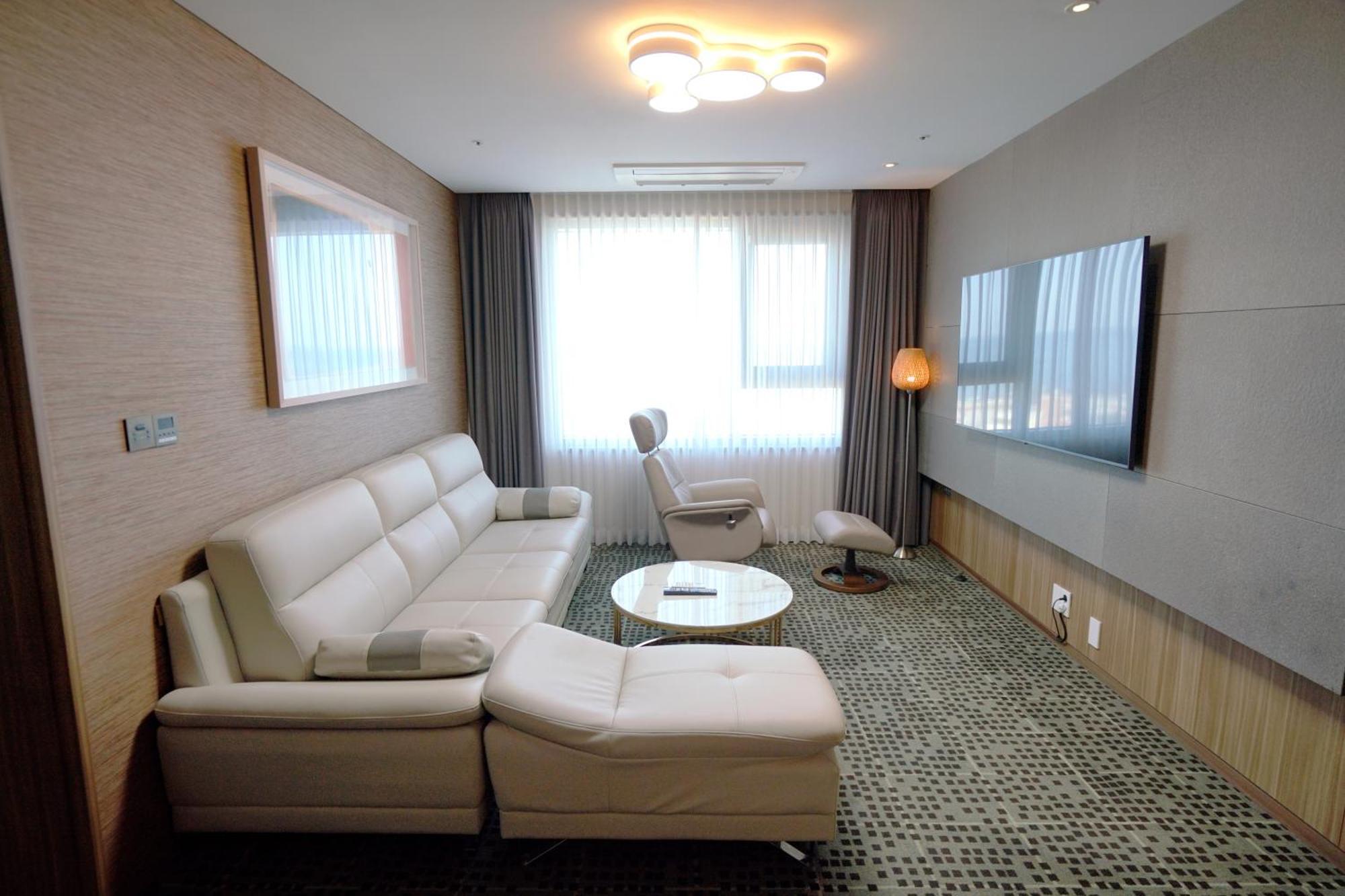 Grabel Hotel Jeju Esterno foto